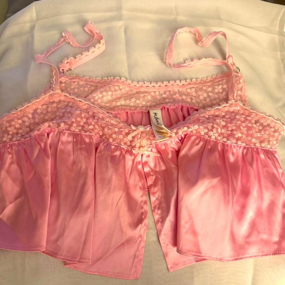 For Love & Lemons sexy flirty Pink Lacey crop top pre-loved/EUC like new- Size S